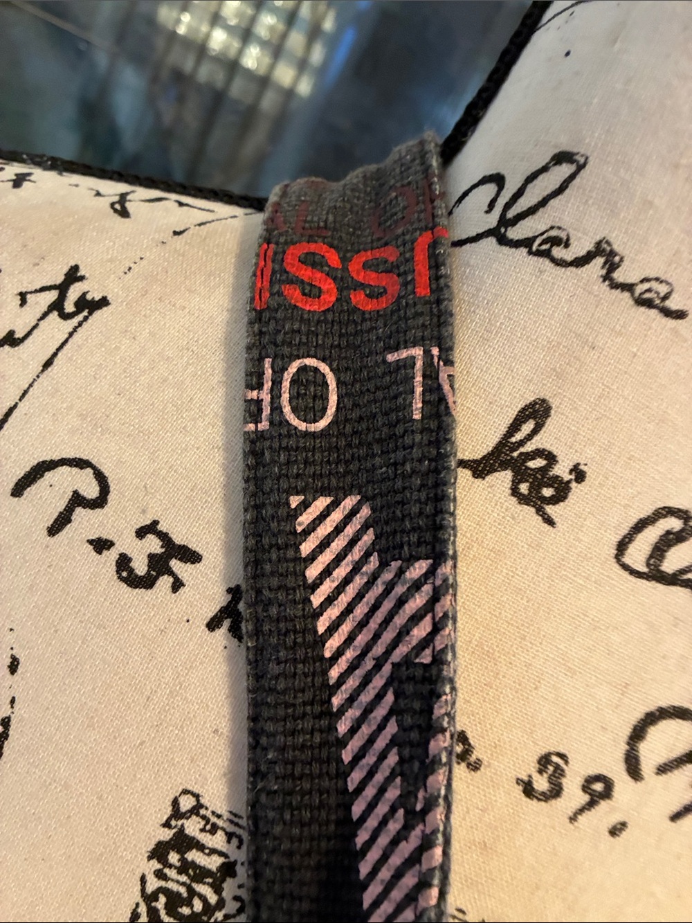 Robin Ruth Gray and Red Patterned Zip Pouch - Picture 7 of 9